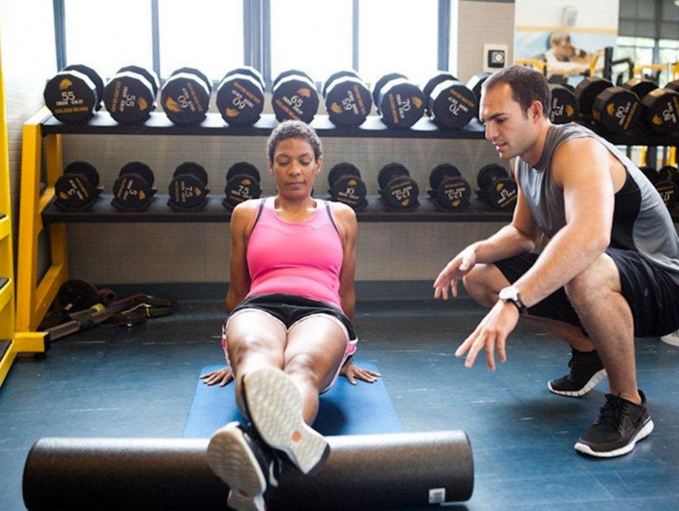 FOAM ROLLING- APPLYING THE TECHNIQUE OF SELF-MYOFASCIAL RELEASE: