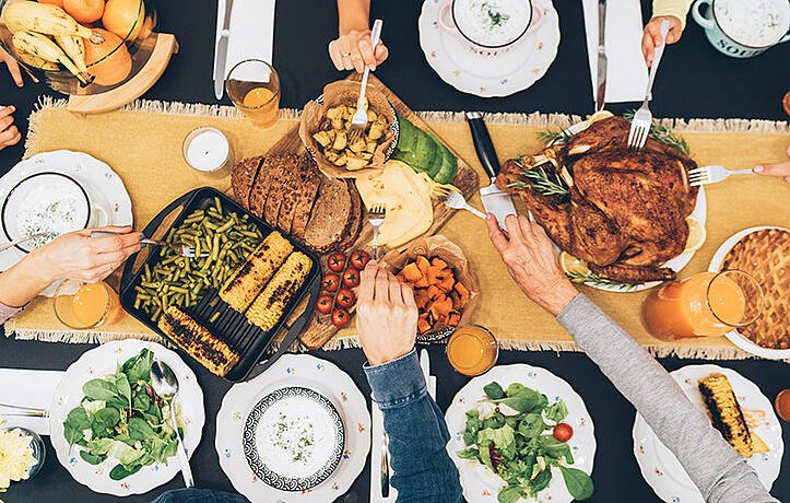 APPROACHING THANKSGIVING WITH A HEALTHY MINDSET
